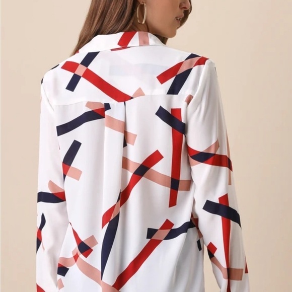 Lulus Camrose White Geometric Print‎ Button-Up Long Sleeve Blouse Size Small - Picture 2 of 9